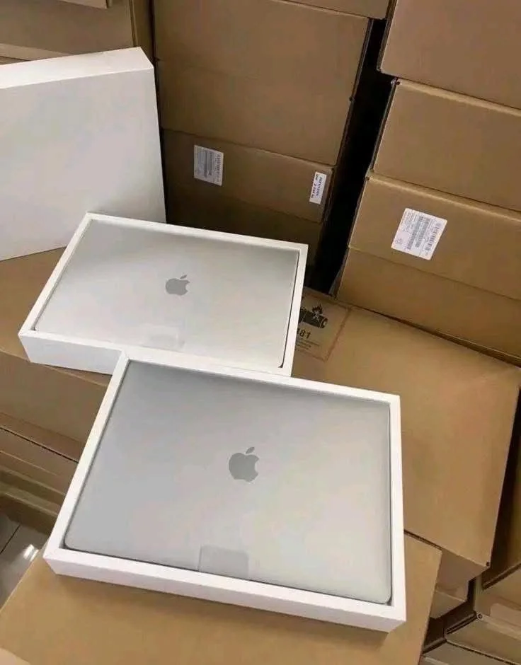 MacBook Air/Pro Pallets - Image 2