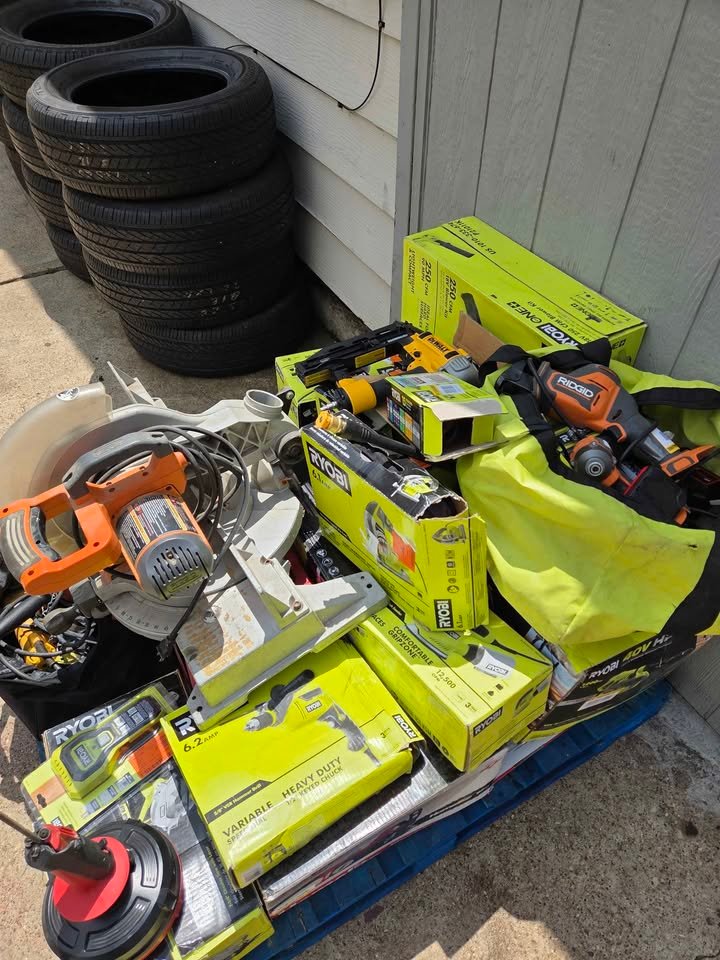 pallet of tools - Image 4
