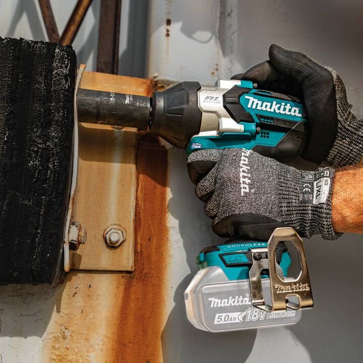Makita 18V LXT Cordless 1/2 Inch Square Drive Impact Wrench with Detent Anvil (Bare Tool) - Image 3